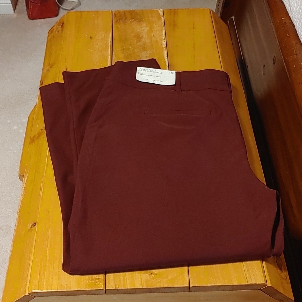🇨🇦 NWT Universal Fit Plus size Burgundy Straight Leg Pant 24P - Picture 5 of 9